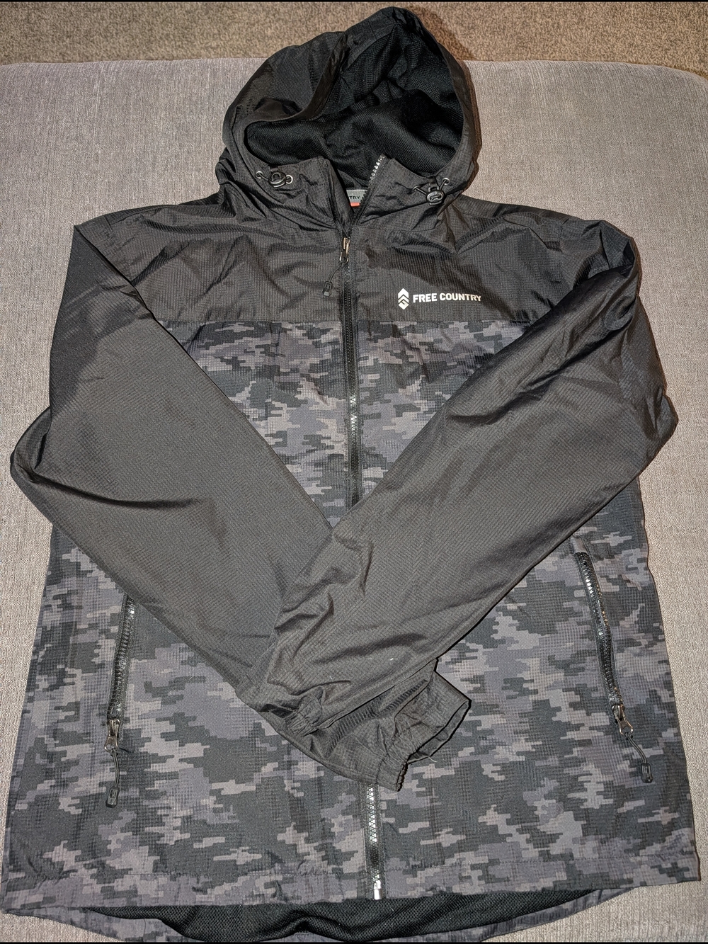 Free Country Men's Black & Gray Camo Hooded Windbreaker